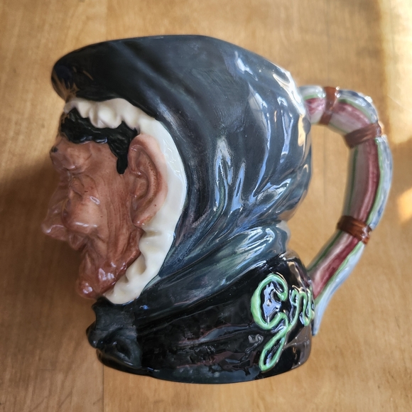 Royal Doulton "Granny" Toby Jug (Early Edition) - Picture 8 of 9